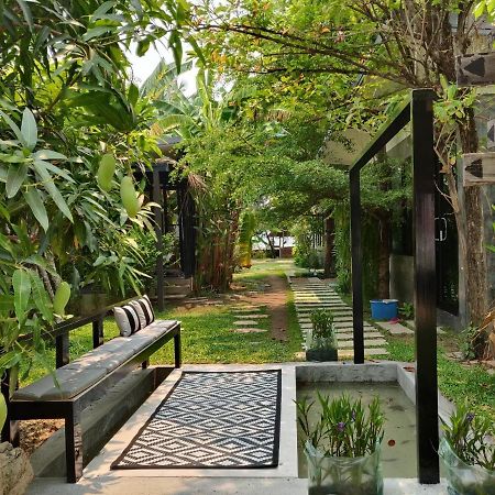 Appartamento Coco Coozy Kanchanaburi Esterno foto