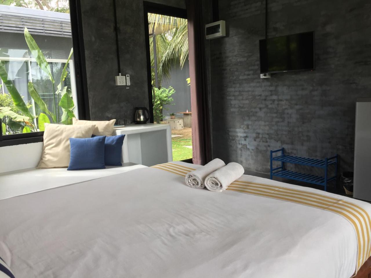 Appartamento Coco Coozy Kanchanaburi Esterno foto