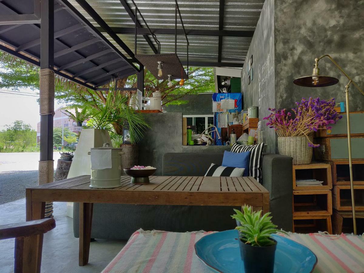 Appartamento Coco Coozy Kanchanaburi Esterno foto