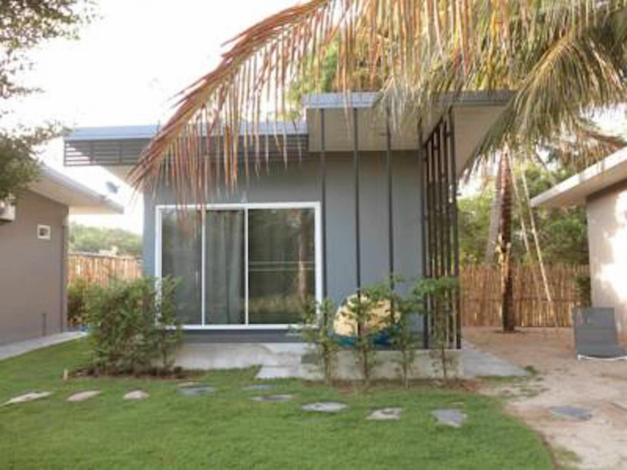 Appartamento Coco Coozy Kanchanaburi Esterno foto