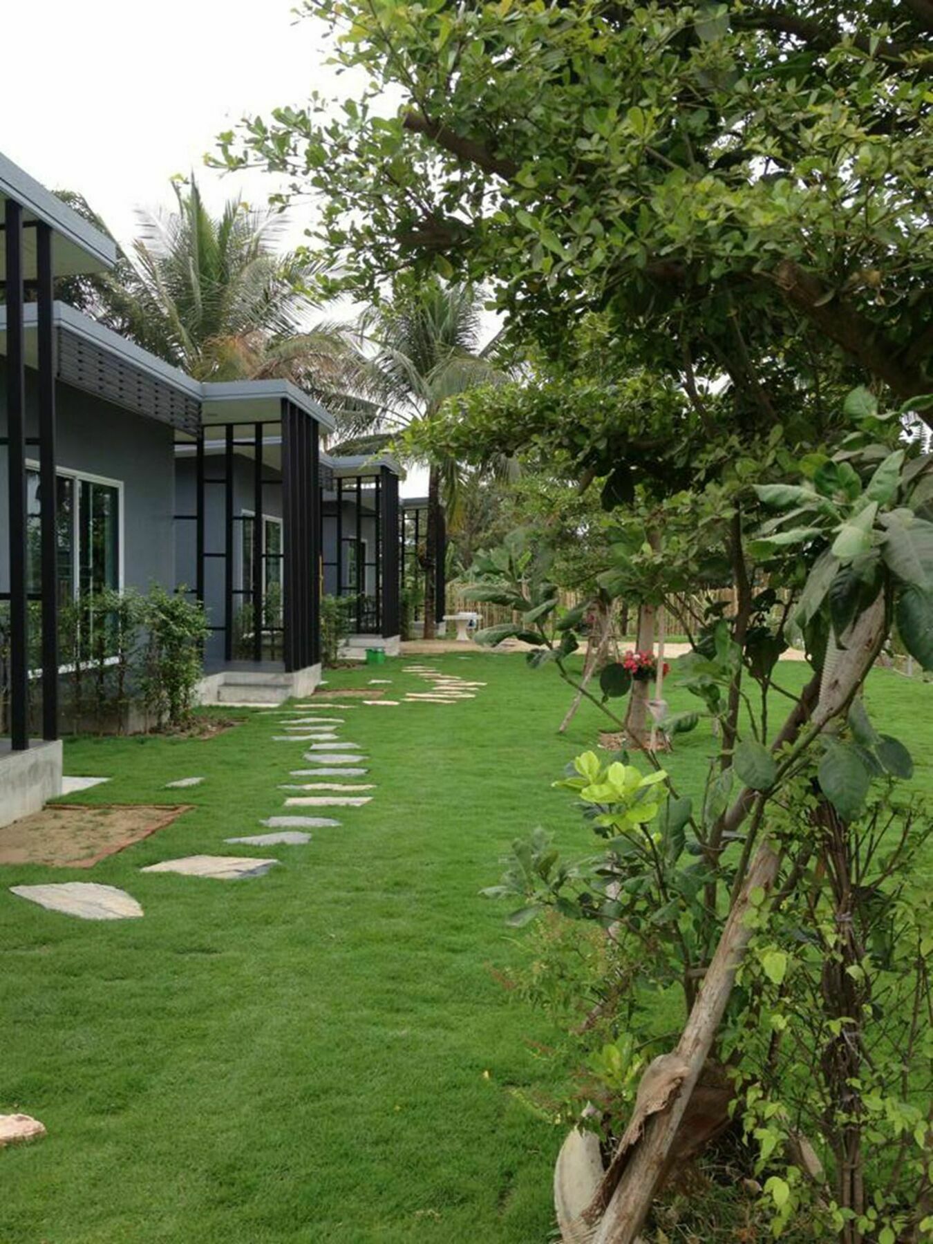 Appartamento Coco Coozy Kanchanaburi Esterno foto