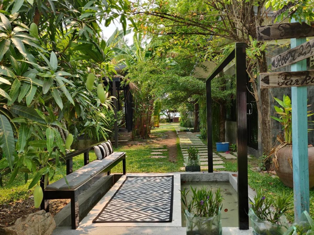 Appartamento Coco Coozy Kanchanaburi Esterno foto