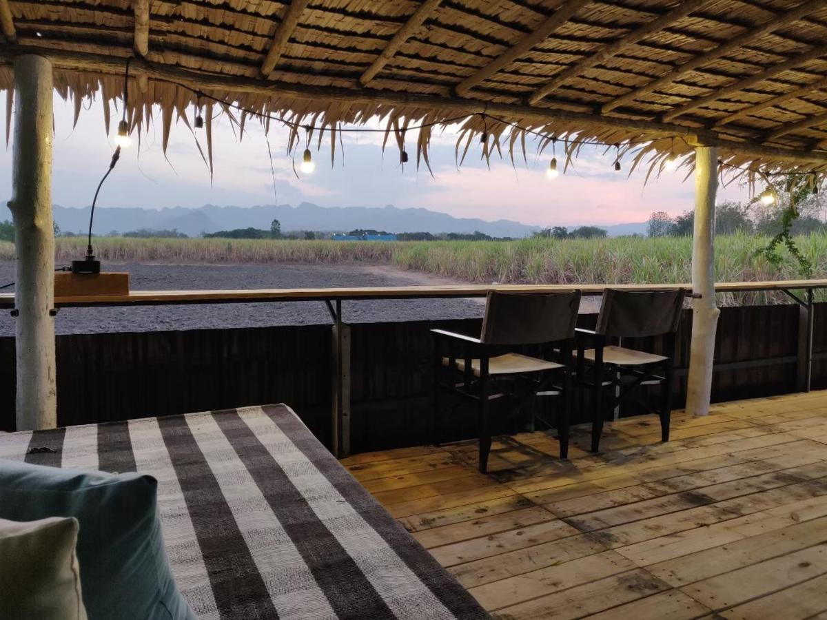 Appartamento Coco Coozy Kanchanaburi Esterno foto